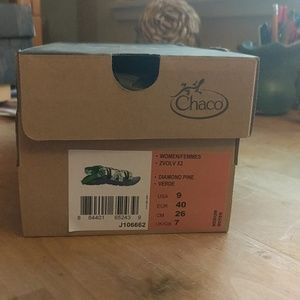 New in box - Chacos Zvolv X2 - Women's size 9